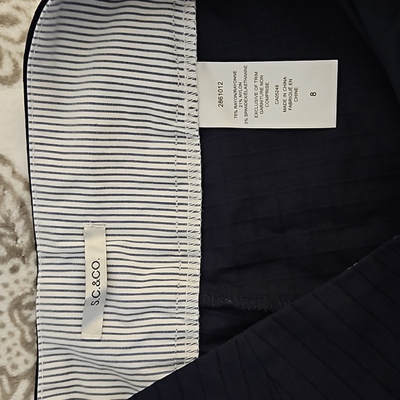 Pull up pants - Picture 3 of 3